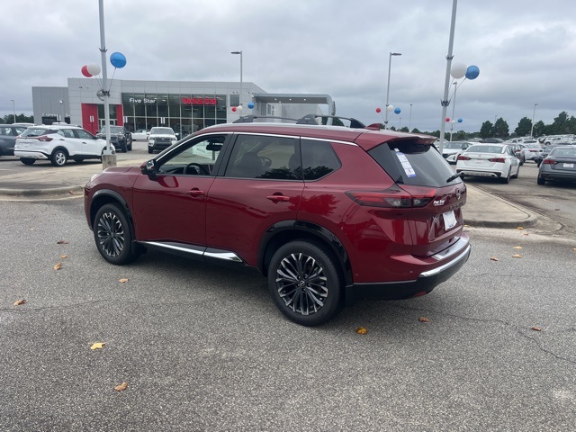 2025 Nissan Rogue Platinum photo 4