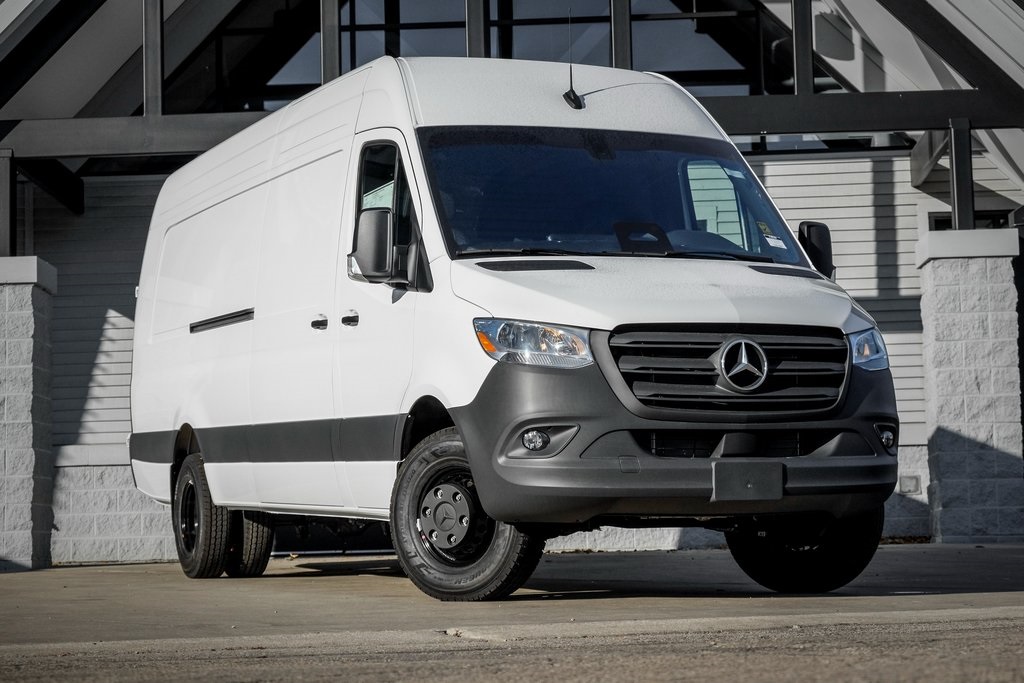 2026 Mercedes-Benz Sprinter Cargo Van Base's photo