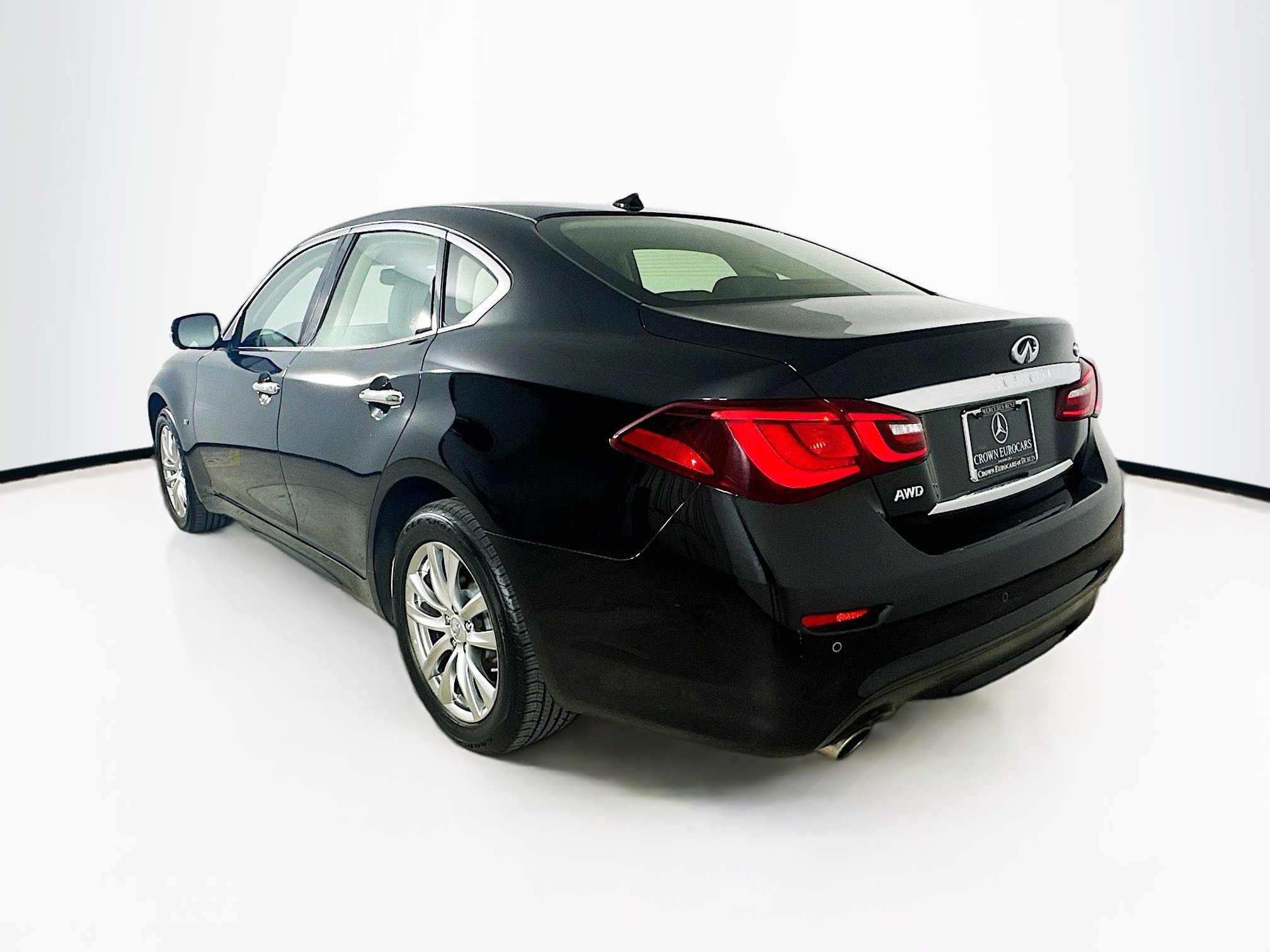 2017 Infiniti Q70 photo 5