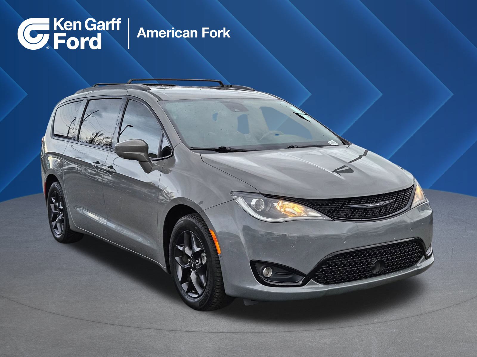 2020 Chrysler Pacifica Touring L Plus's photo