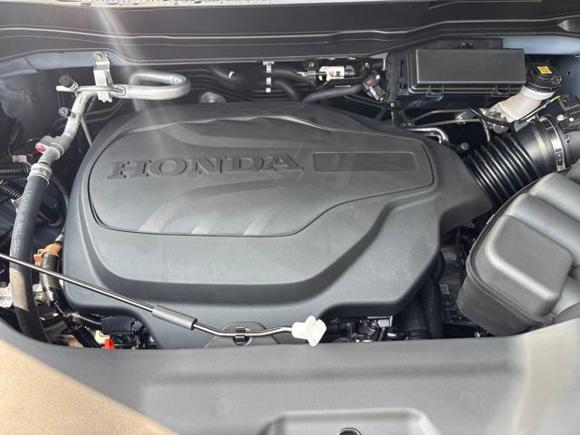 2025 Honda Ridgeline Black Edition photo 24