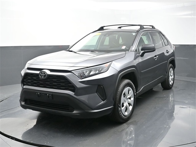 2021 Toyota RAV4 LE's photo
