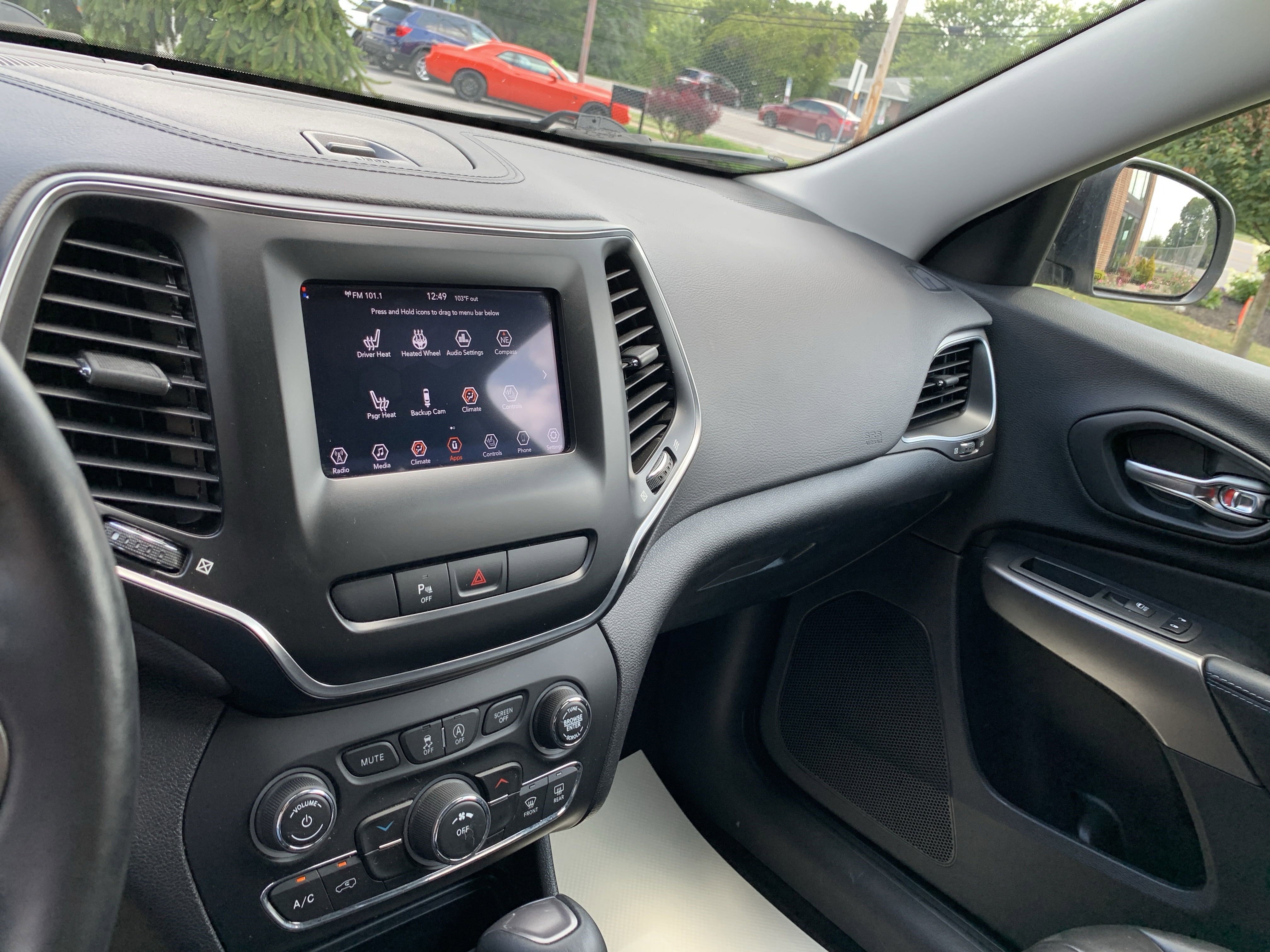 2020 Jeep Cherokee Latitude photo 20