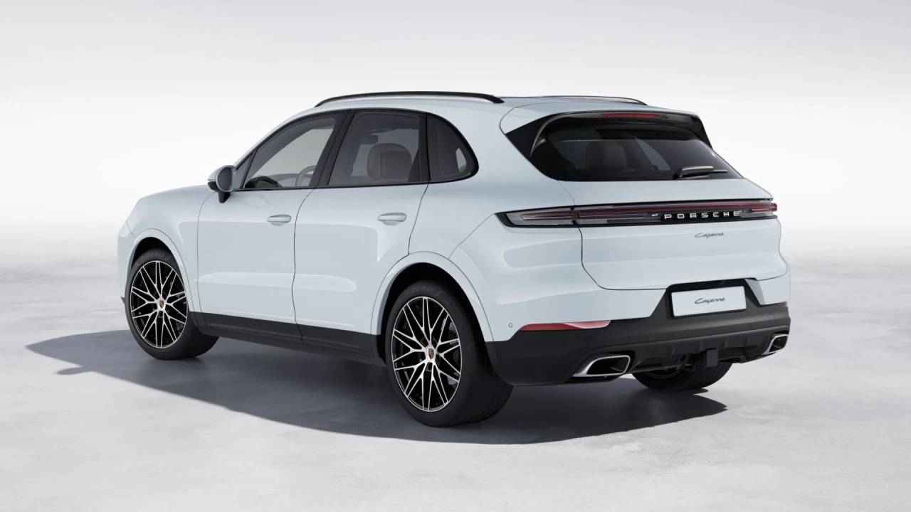 2026 Porsche Cayenne photo 3