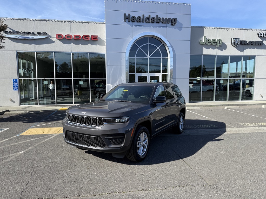 2025 Jeep Grand Cherokee Laredo's photo