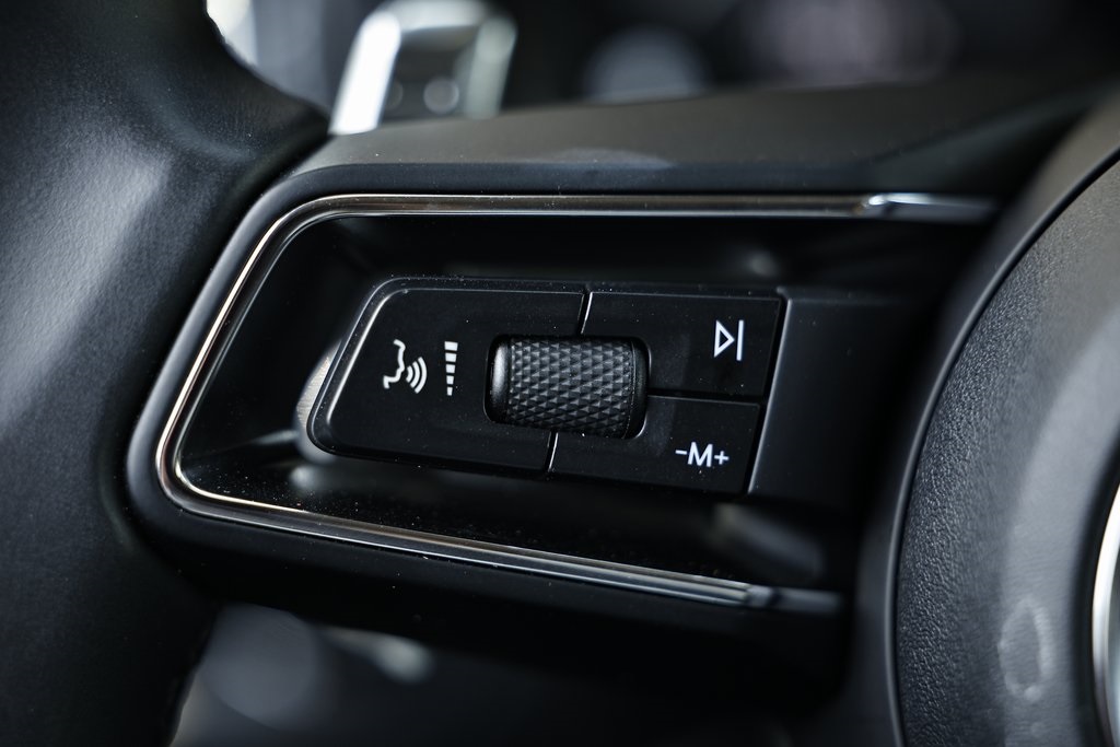 2024 Porsche Macan T photo 34