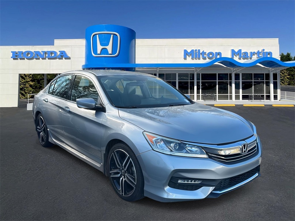 2016 Honda Accord Sport's photo