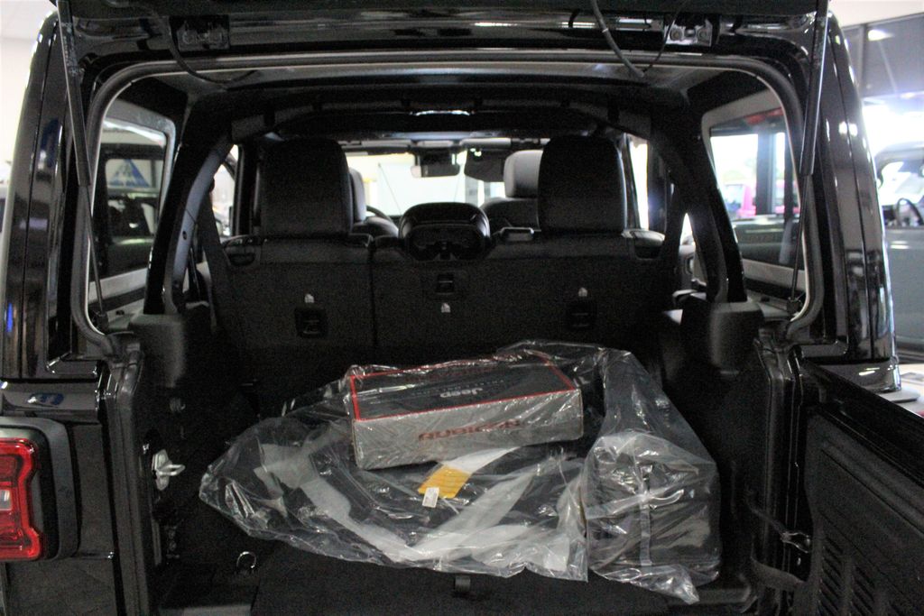 2024 Jeep Wrangler Rubicon 392 photo 9