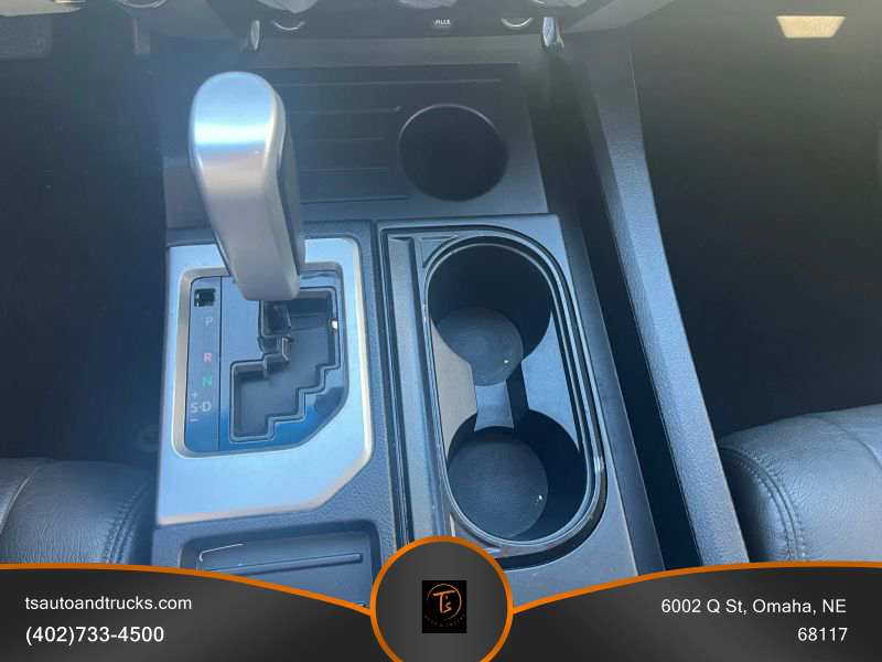 2016 Toyota Tundra CrewMax SR5 photo 12