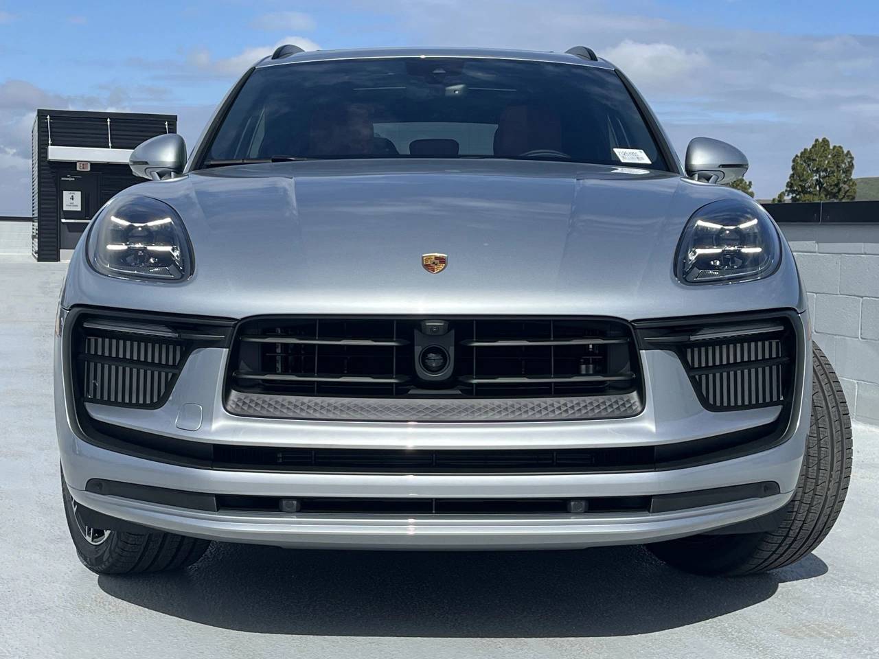 2025 Porsche Macan S photo 6