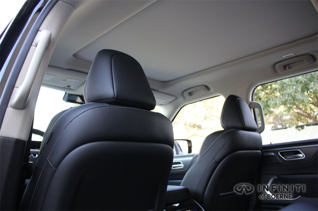 2026 Infiniti QX80 Luxe photo 13