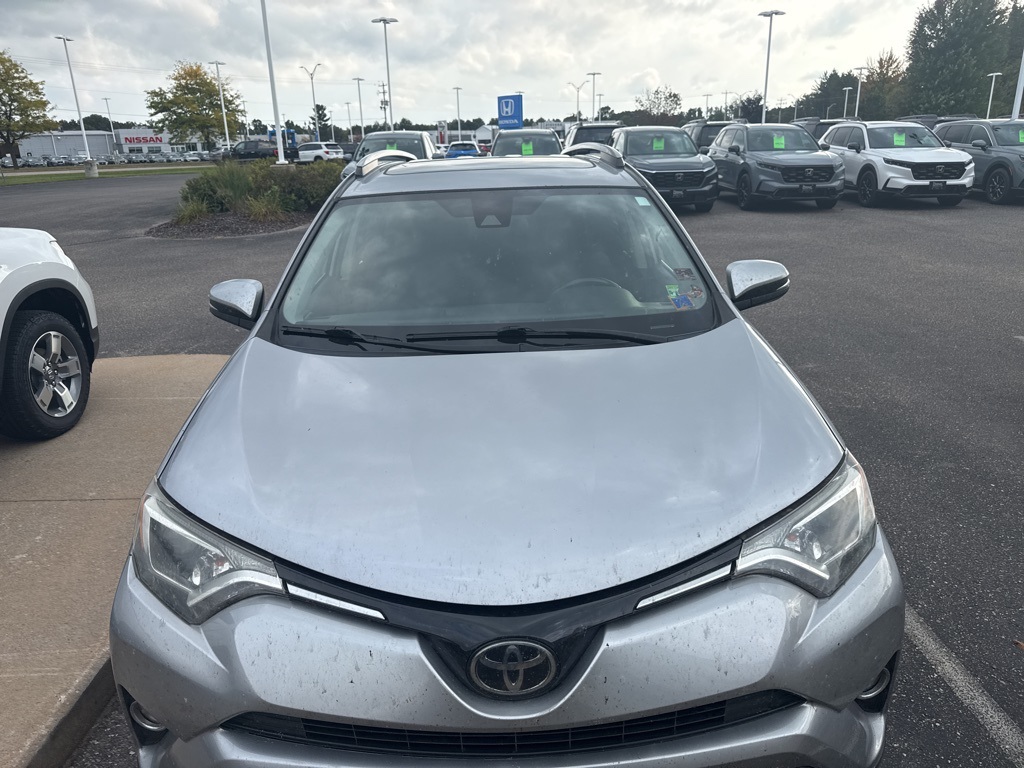 2018 Toyota RAV4 XLE photo 12