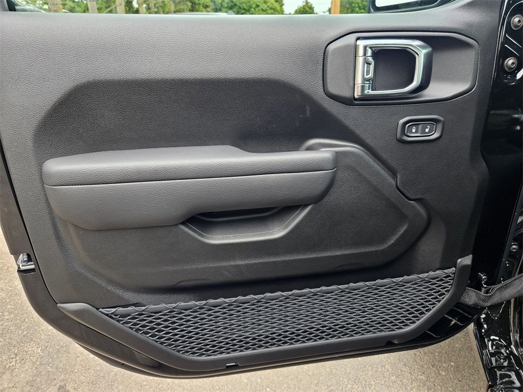 2025 Jeep Wrangler Sport photo 11