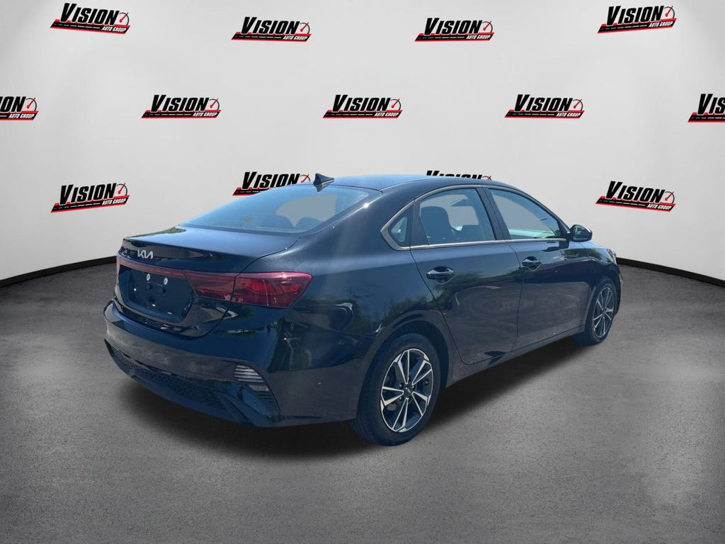 2022 Kia Forte LXS photo 5