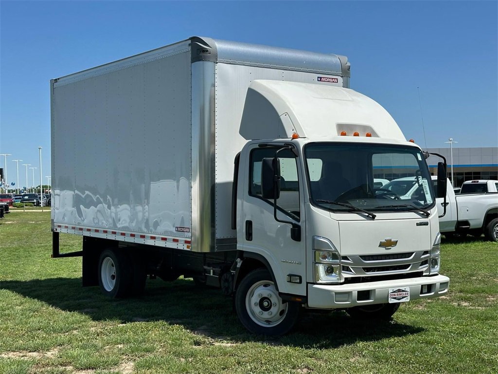 2024 Chevrolet Silverado 4500HD photo 2