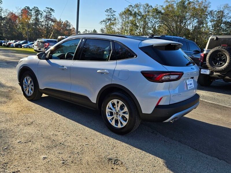 2025 Ford Escape Active photo 8