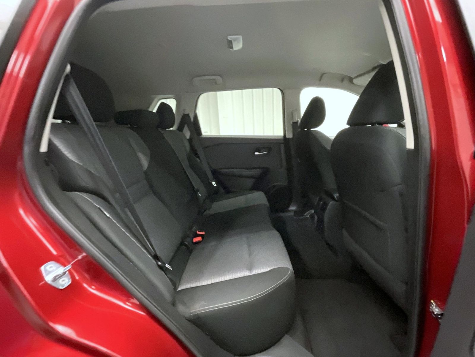 2023 Nissan Rogue SV photo 18