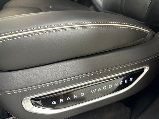 2024 Jeep Grand Wagoneer II photo 26