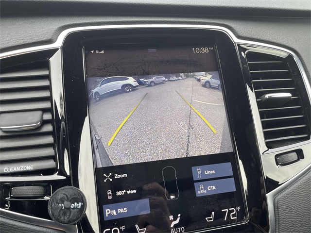 2016 Volvo XC90 T6 Momentum photo 23