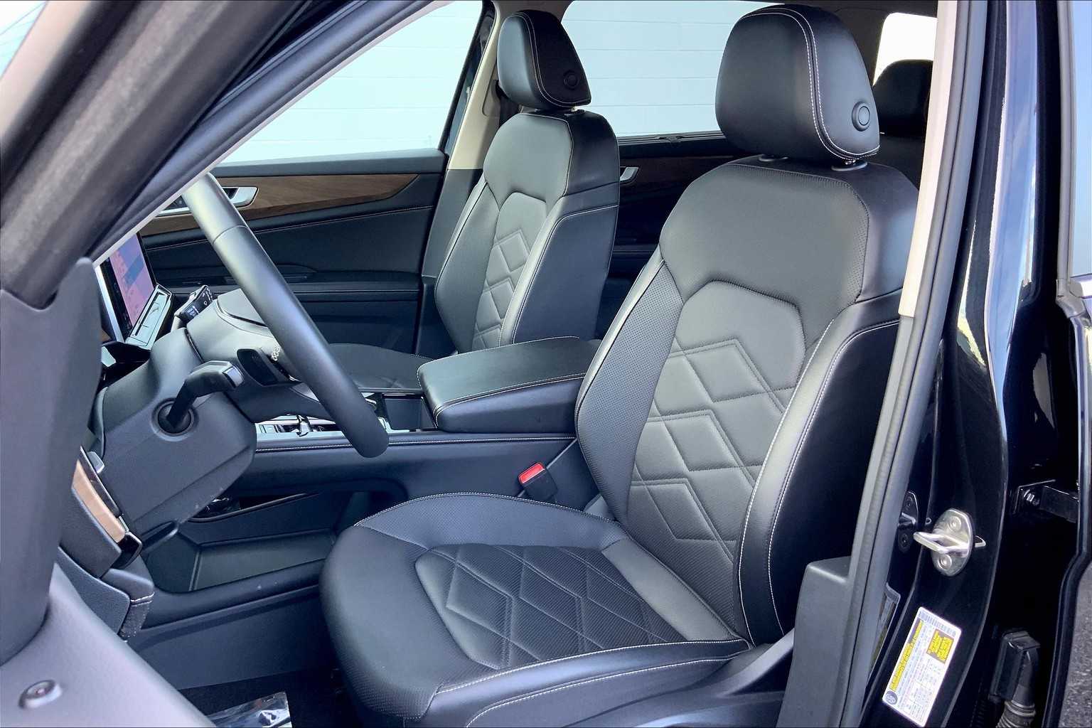 2024 Volkswagen Atlas SE Technology photo 7