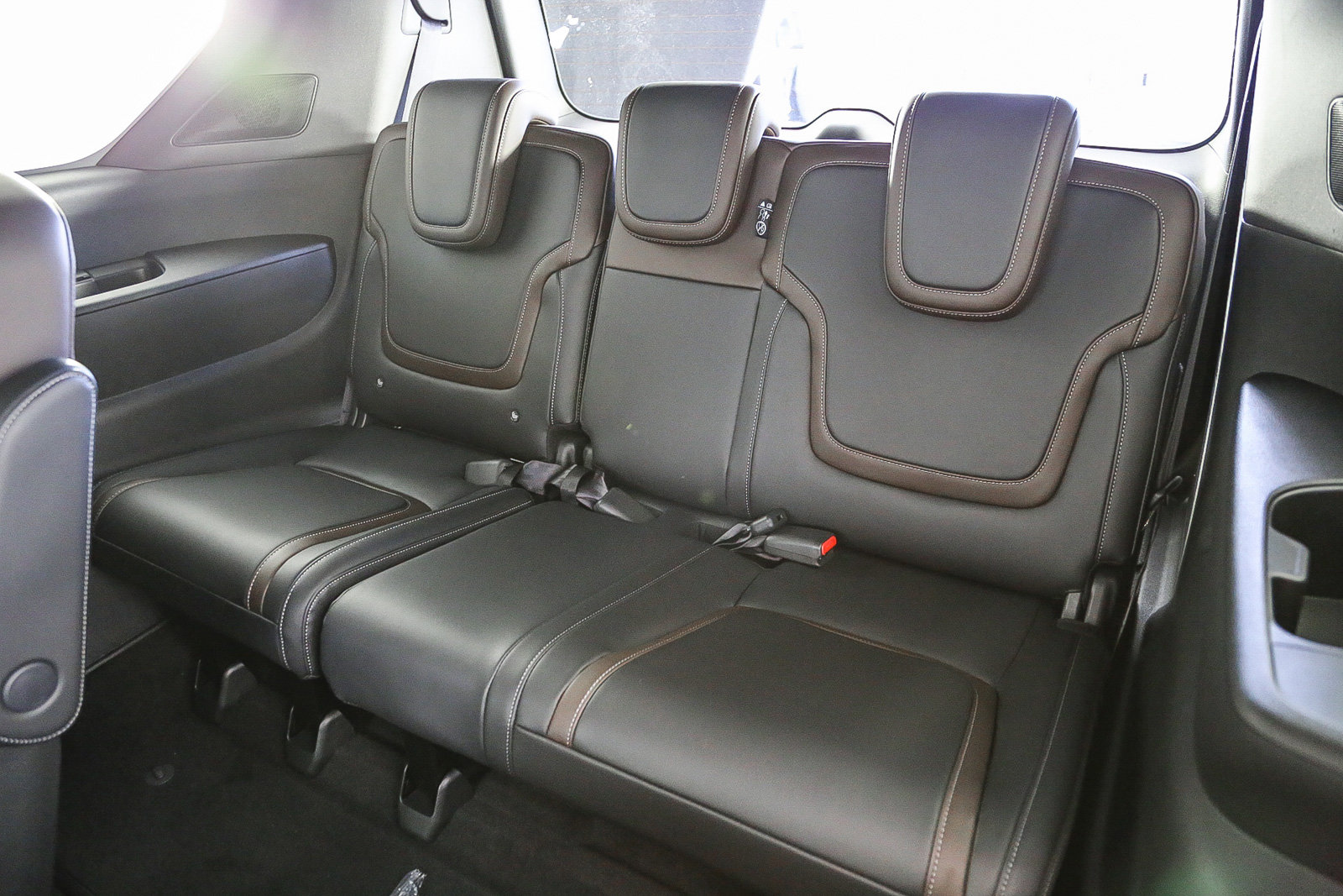 2025 Nissan Armada SL photo 19
