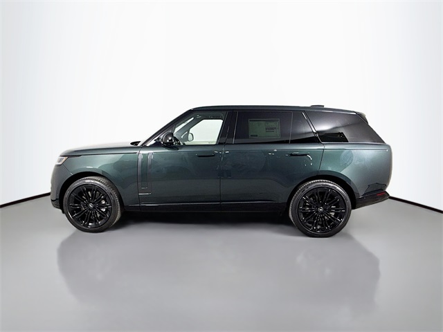 2025 Land Rover Range Rover SE photo 3