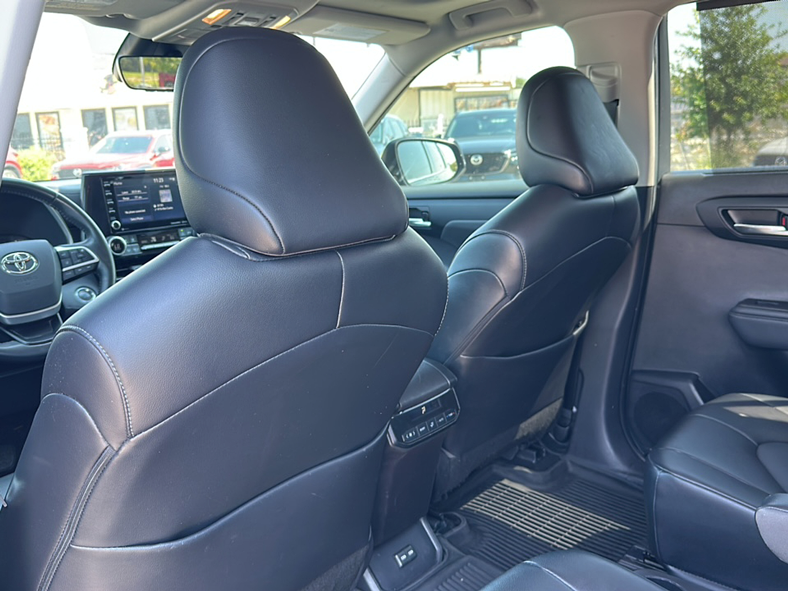 2022 Toyota Highlander XLE photo 4