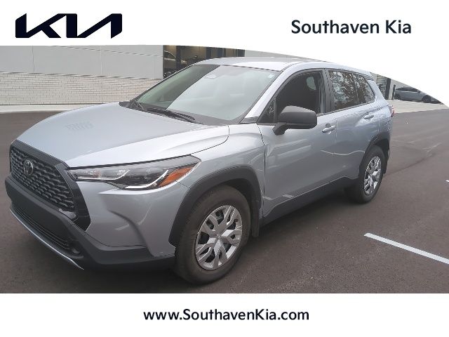 2025 Toyota Corolla Cross L photo 2