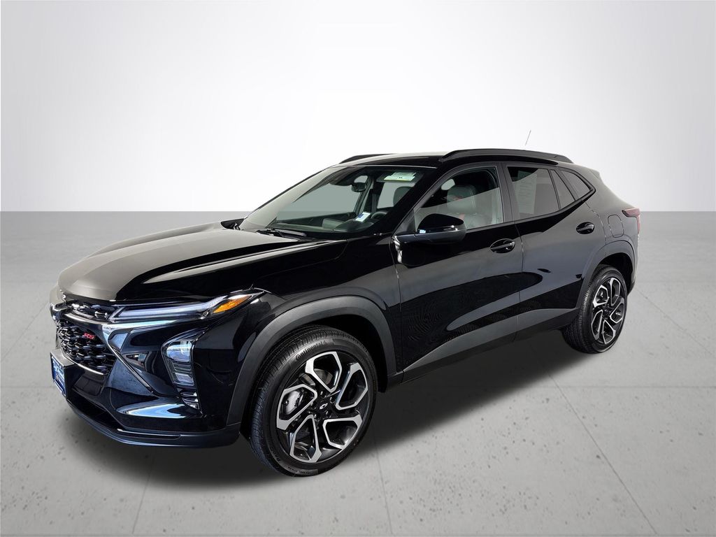 2025 Chevrolet Trax photo 2