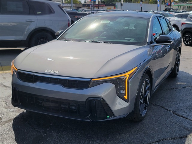 2025 Kia K4 GT-Line photo 6