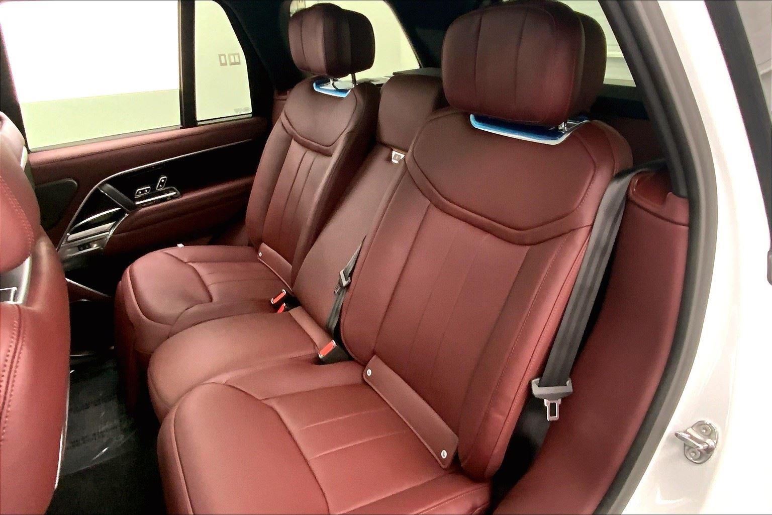 2025 Land Rover Range Rover Autobiography photo 6