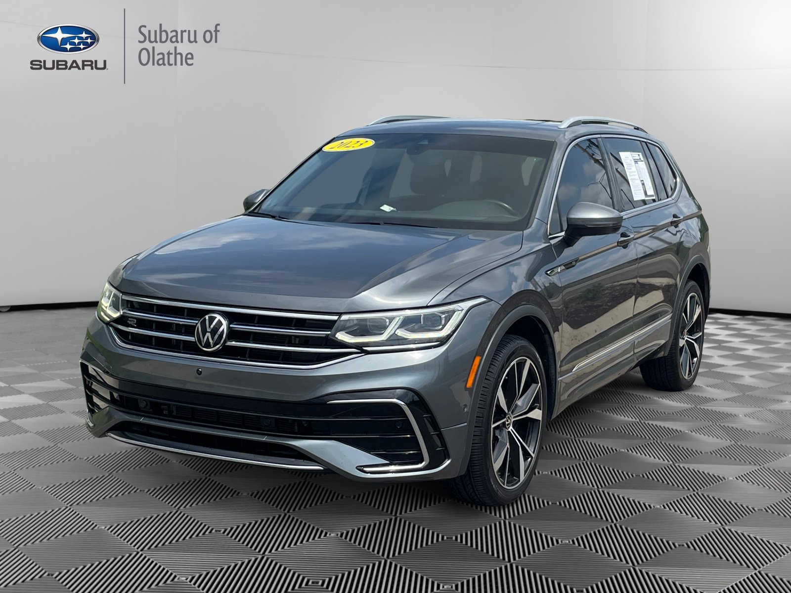 2023 Volkswagen Tiguan SEL R-Line Black photo 12
