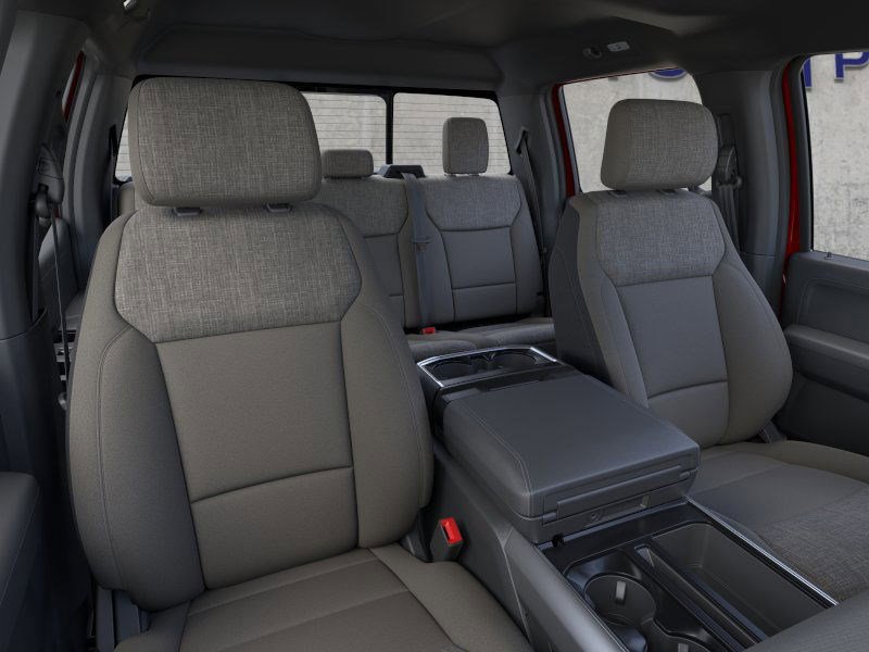 2025 Ford F-150 XLT photo 2