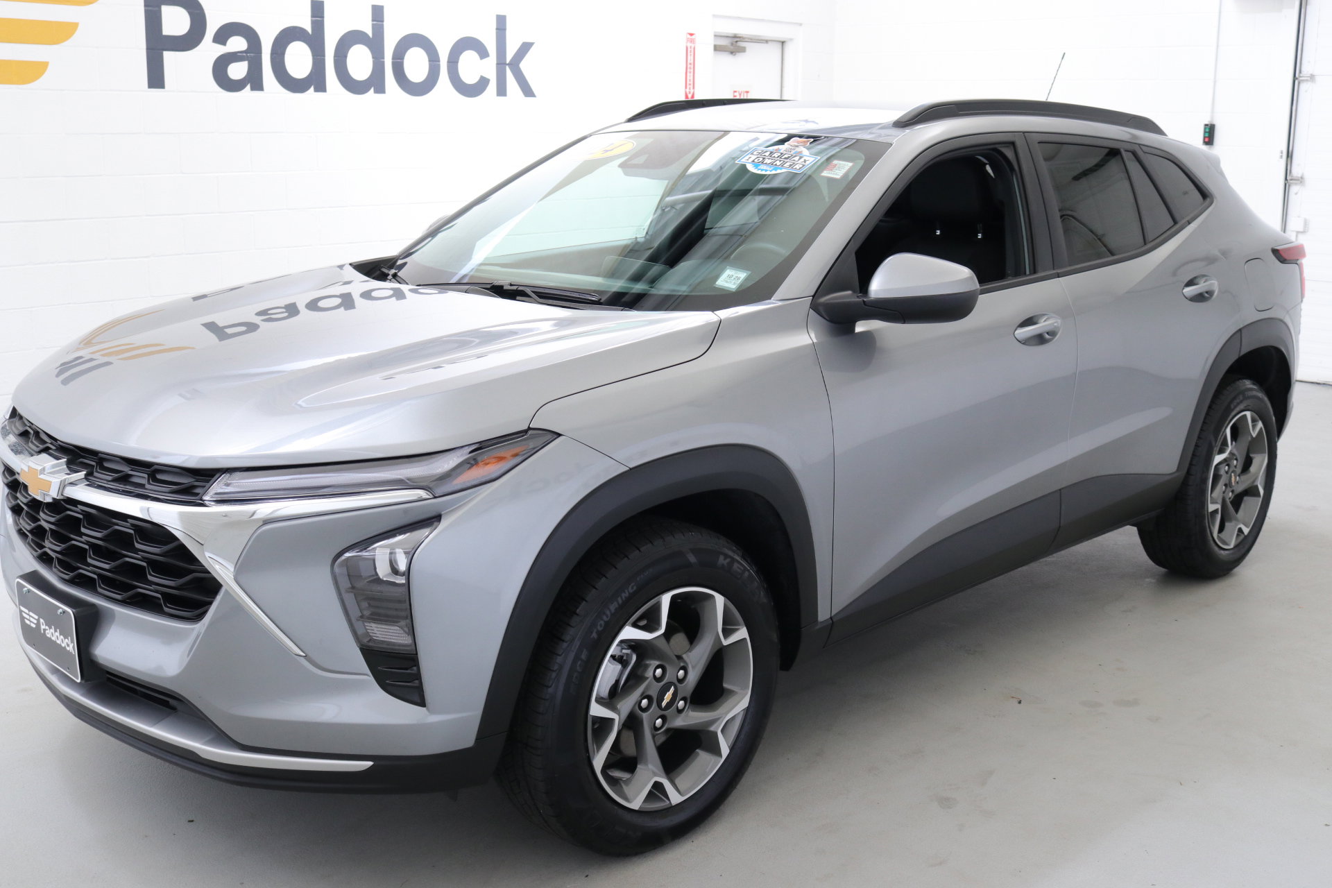 2024 Chevrolet Trax LT photo 2