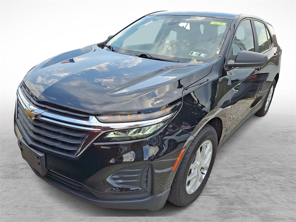 2023 Chevrolet Equinox LS photo 2
