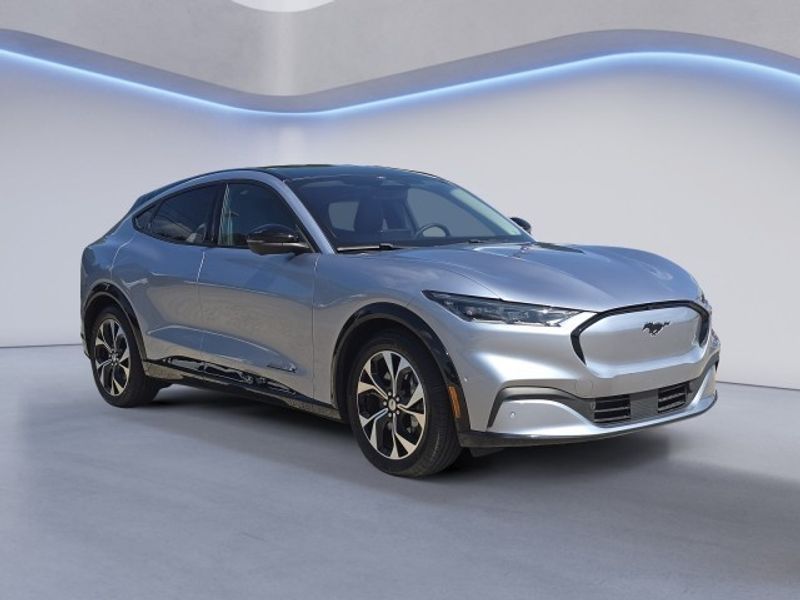 2022 Ford Mustang Mach-E Premium photo 2