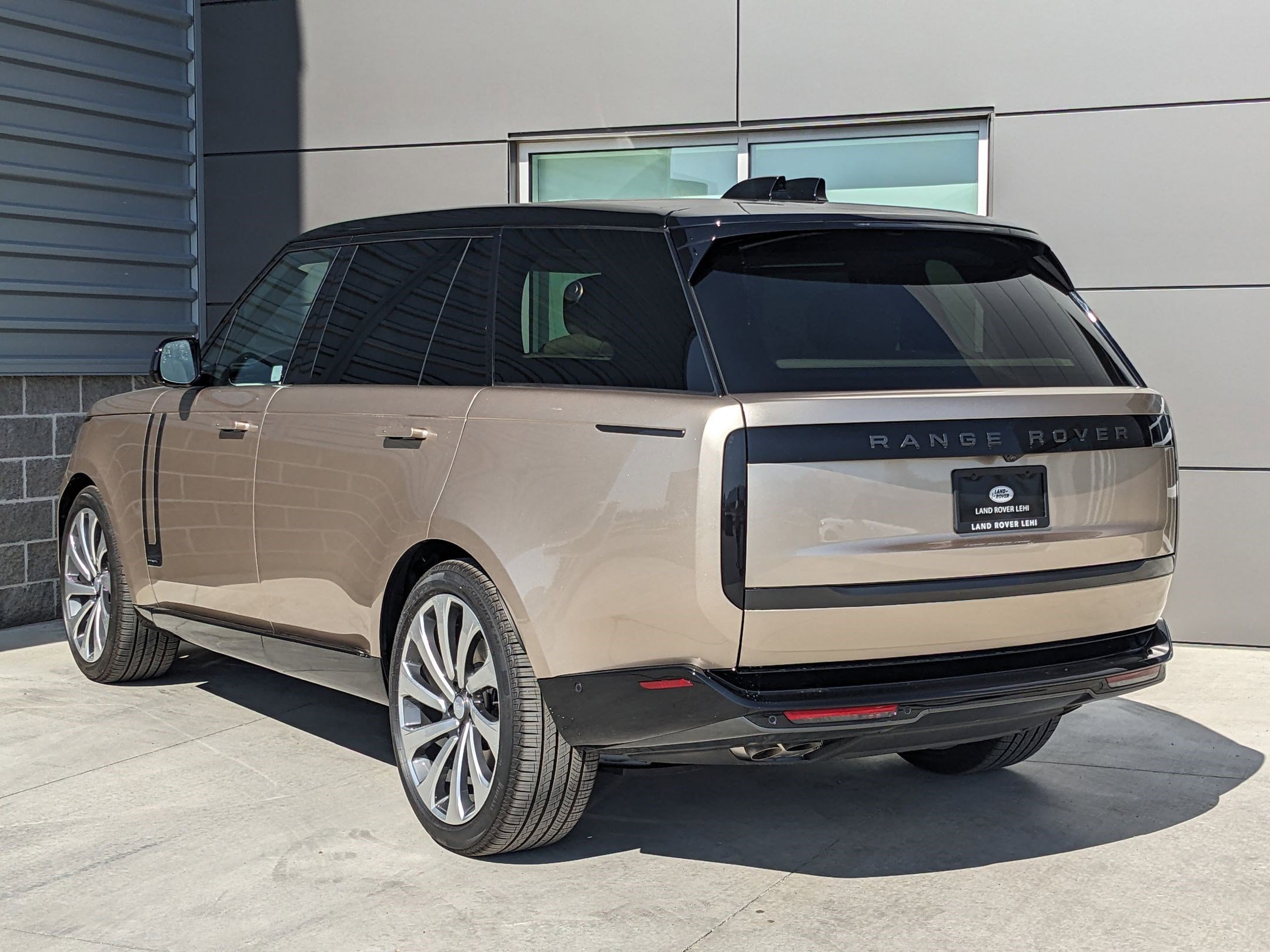 2025 Land Rover Range Rover Autobiography LWB photo 6