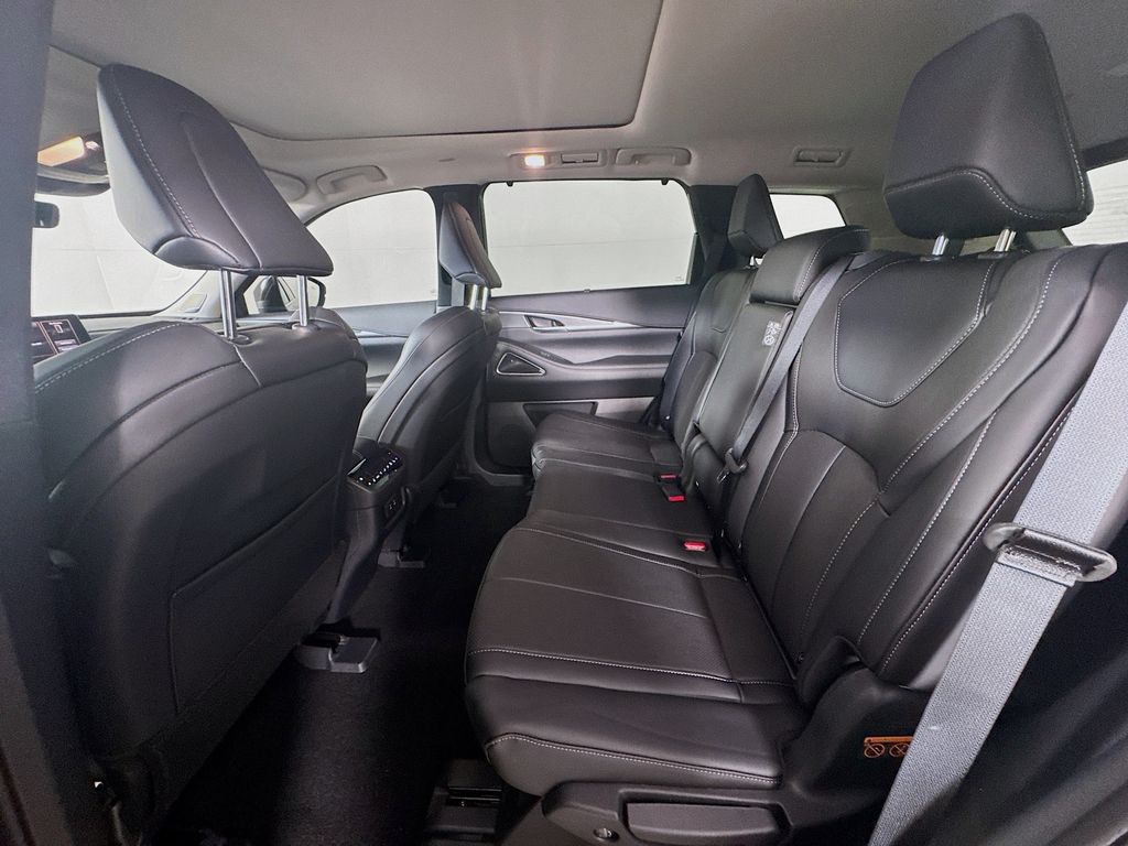 2026 Infiniti QX60 Luxe photo 23