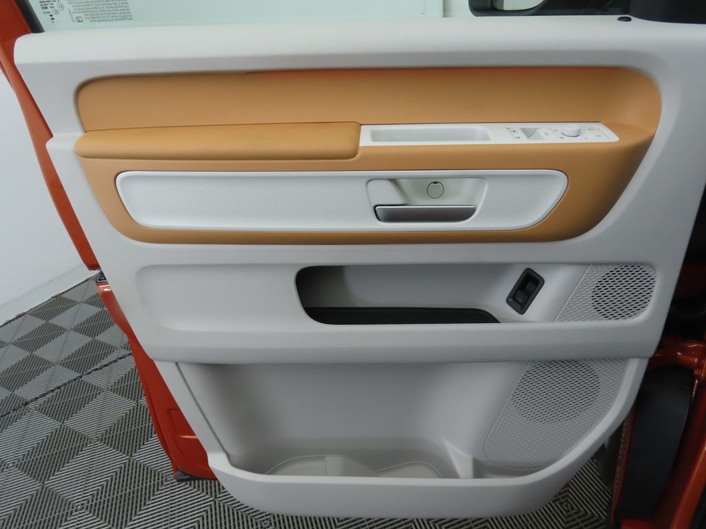 2025 Volkswagen ID. Buzz Pro Plus photo 24