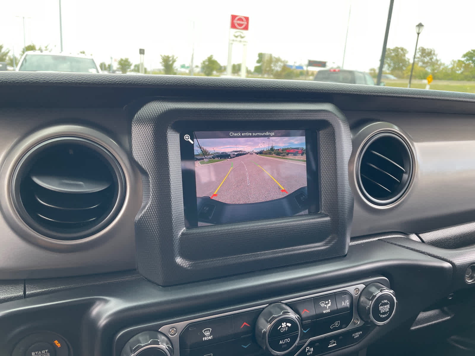 2021 Jeep Gladiator Sport S photo 24