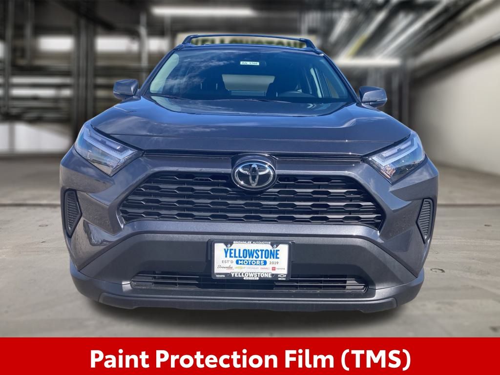 2025 Toyota RAV4 XLE photo 3