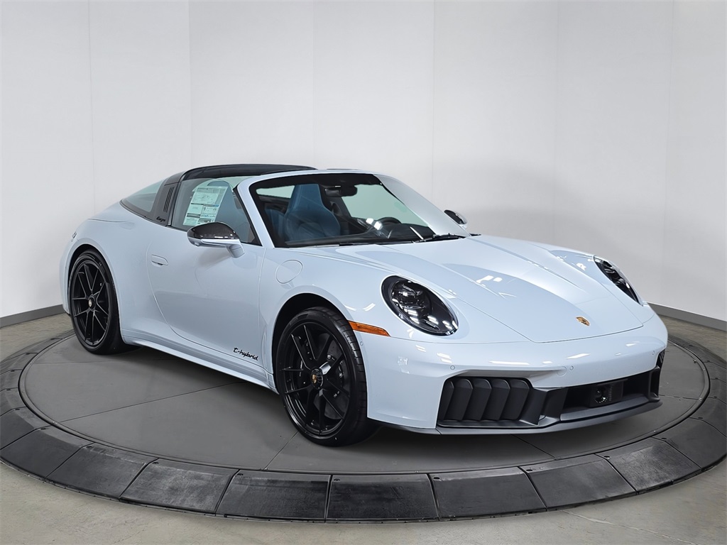2026 Porsche 911 Targa 4 GTS photo 3