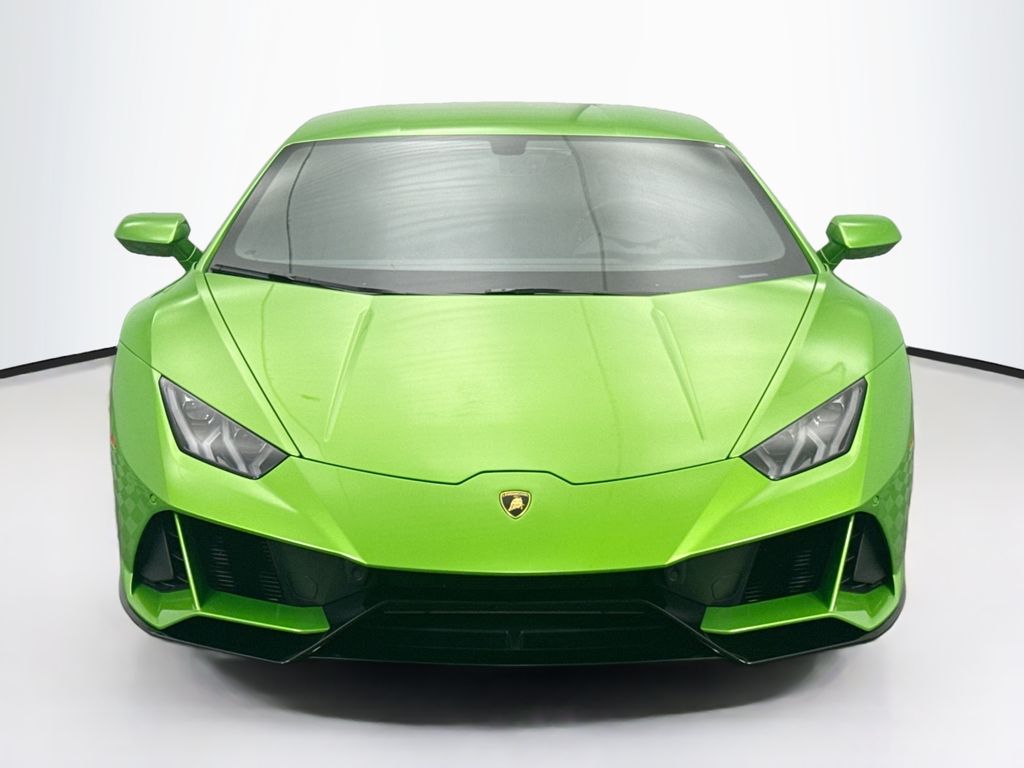 2021 Lamborghini Huracan Evo Base photo 2