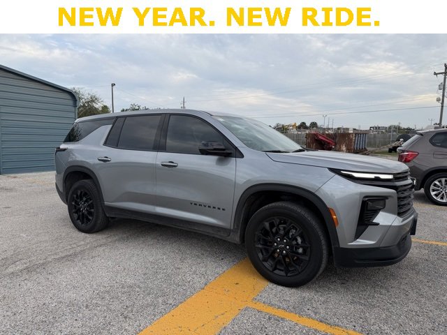 2024 Chevrolet Traverse LS's photo