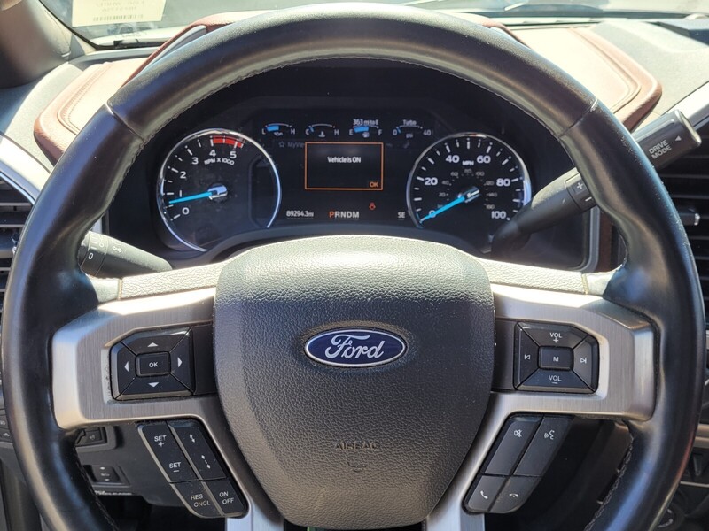 2022 Ford F-350 Platinum photo 26