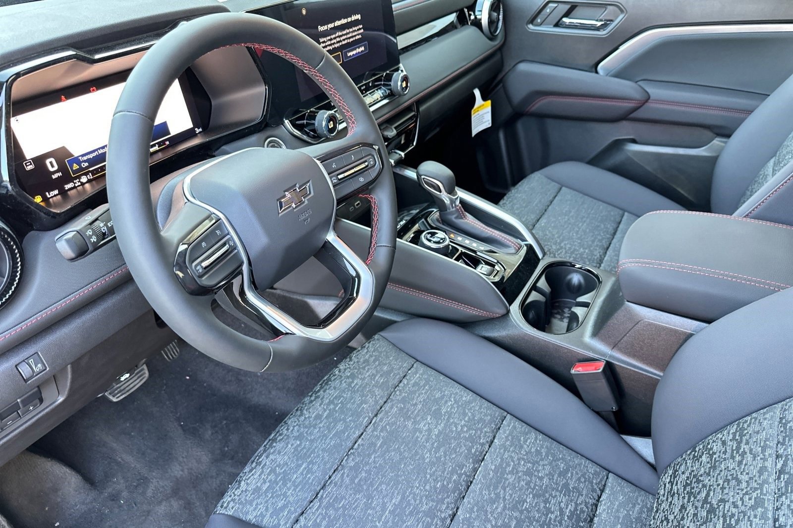 2025 Chevrolet Colorado Z71 photo 10