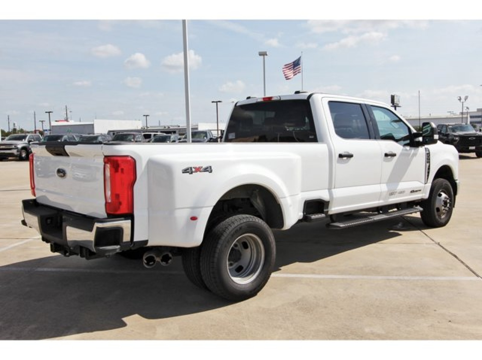 2024 Ford Super Duty F-350 DRW XLT - 5