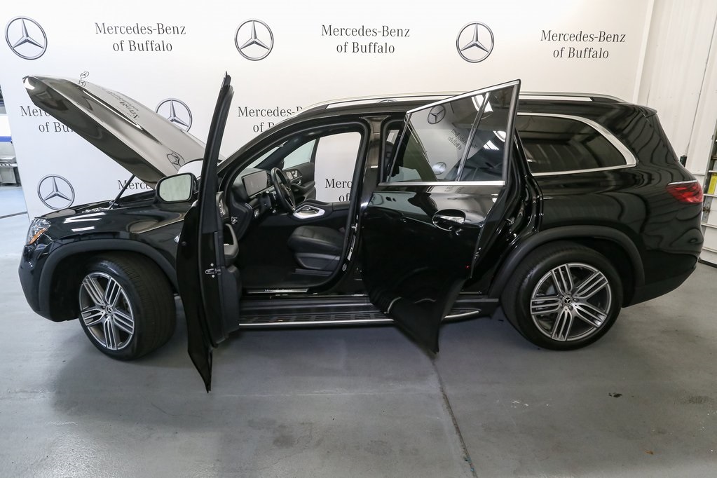 2025 Mercedes Benz GLS 450 4MATIC photo 17