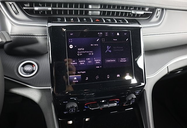 2025 Jeep Grand Cherokee Laredo Altitude photo 8