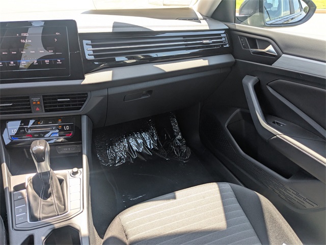 2025 Volkswagen Jetta 1.5T S photo 15